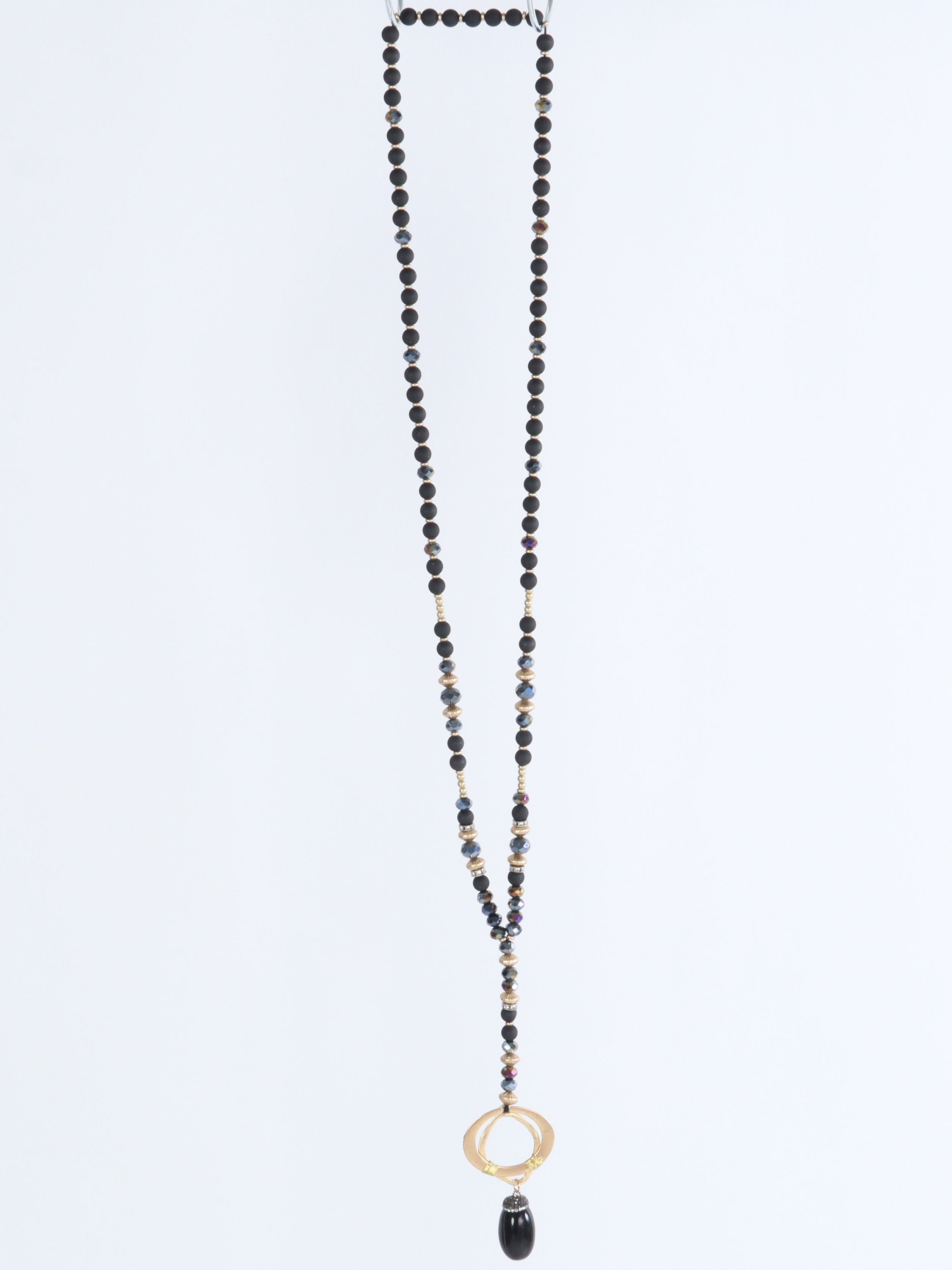 Luna - Svart och gyllene pärlhalsband med hängsmycke